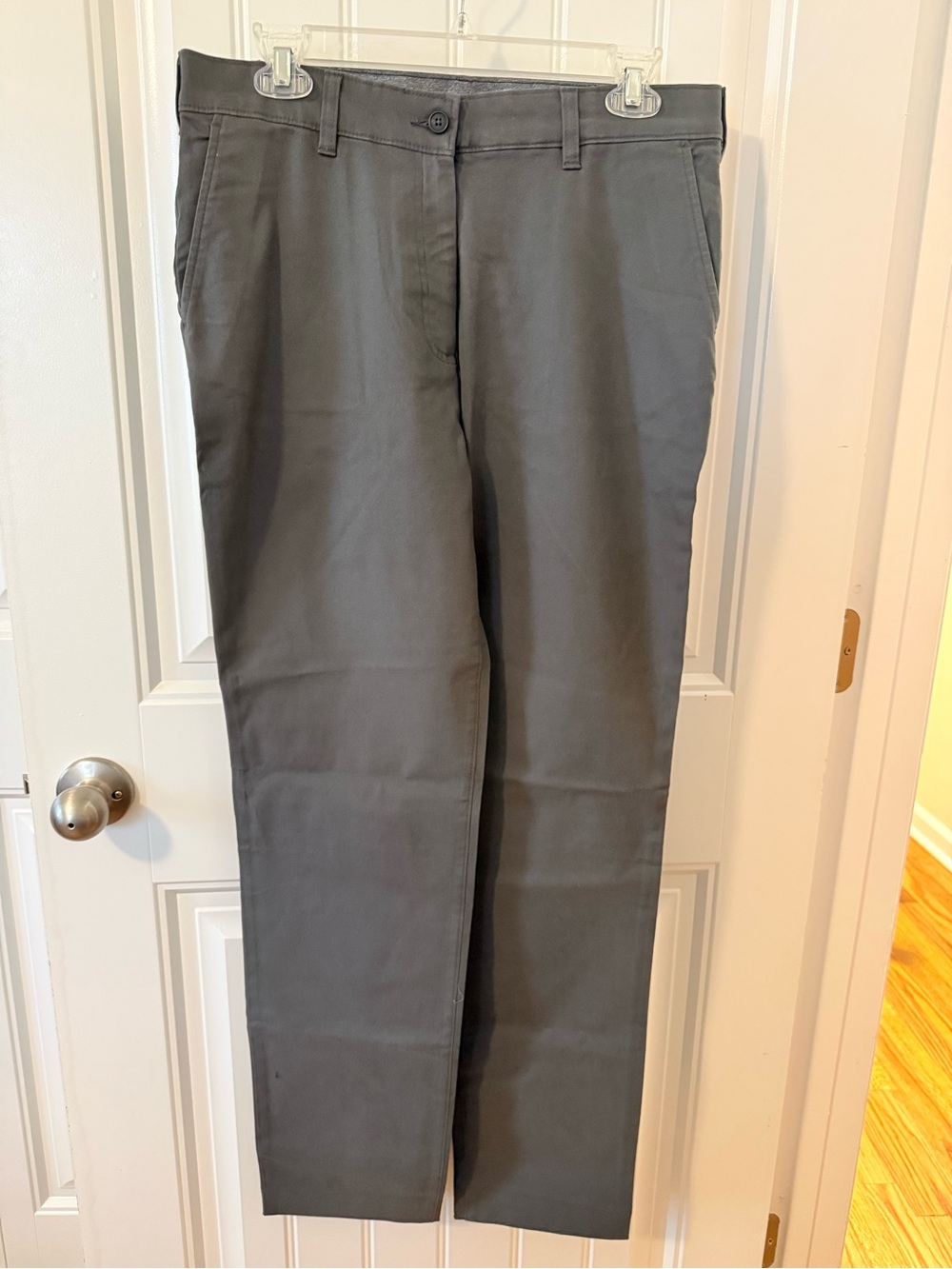 Women’s Classic Straight Chino Pants - Gray